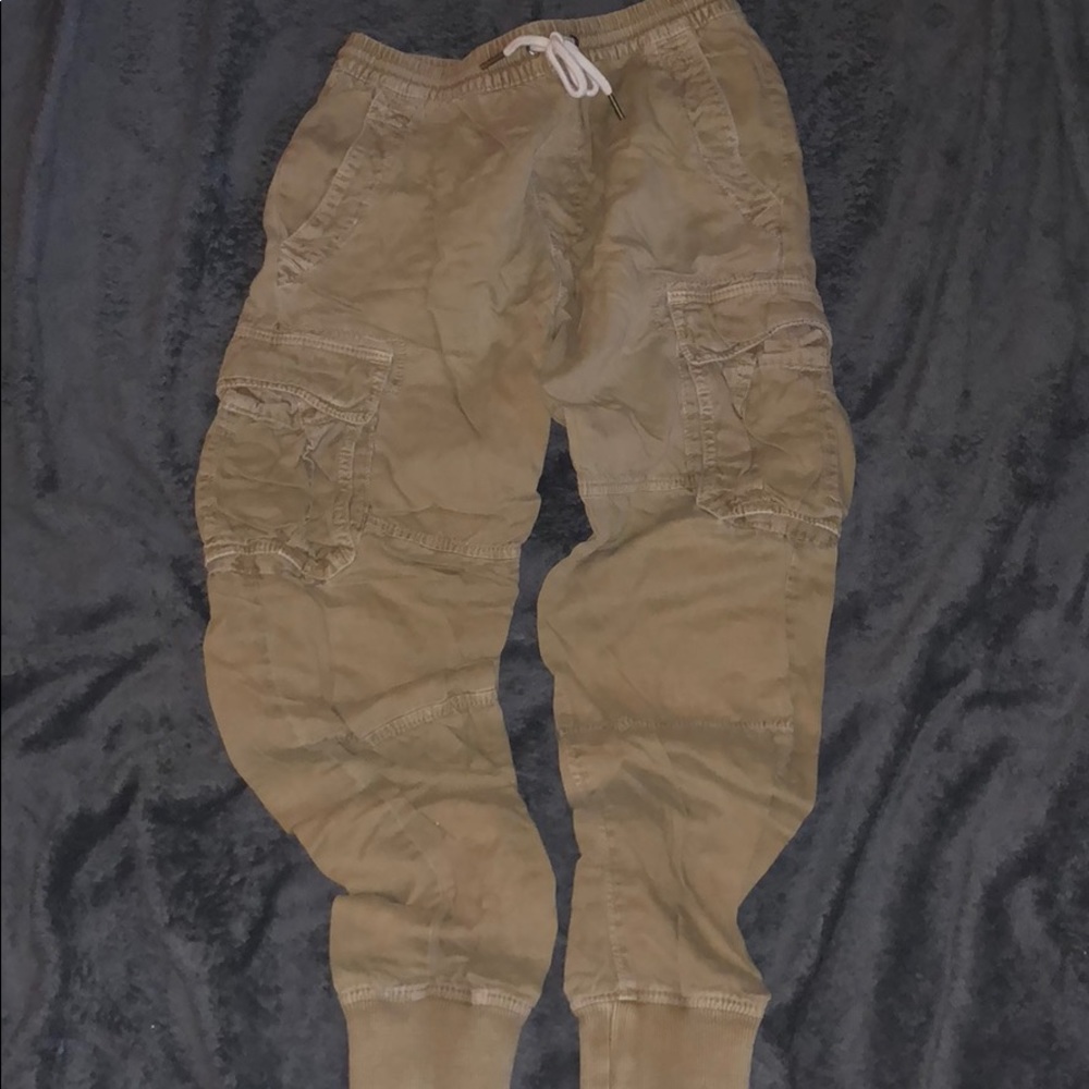 American Eagle Cargo Joggers
